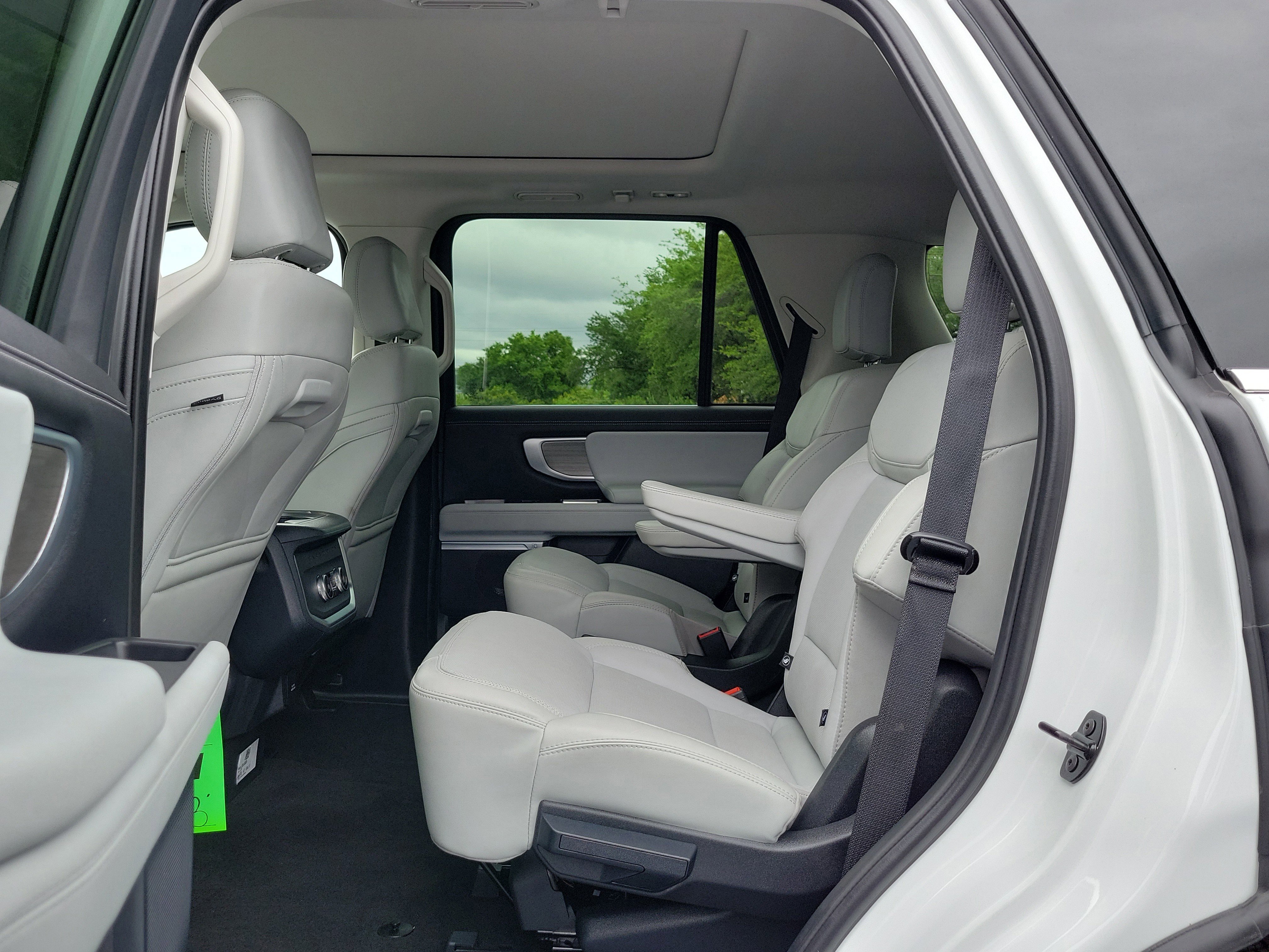 Certified 2025 Ford Expedition Platinum image 14