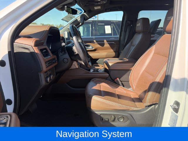 Used 2023 Chevrolet Suburban High Country w/ Premium Package 2 AWD/4WD image 18