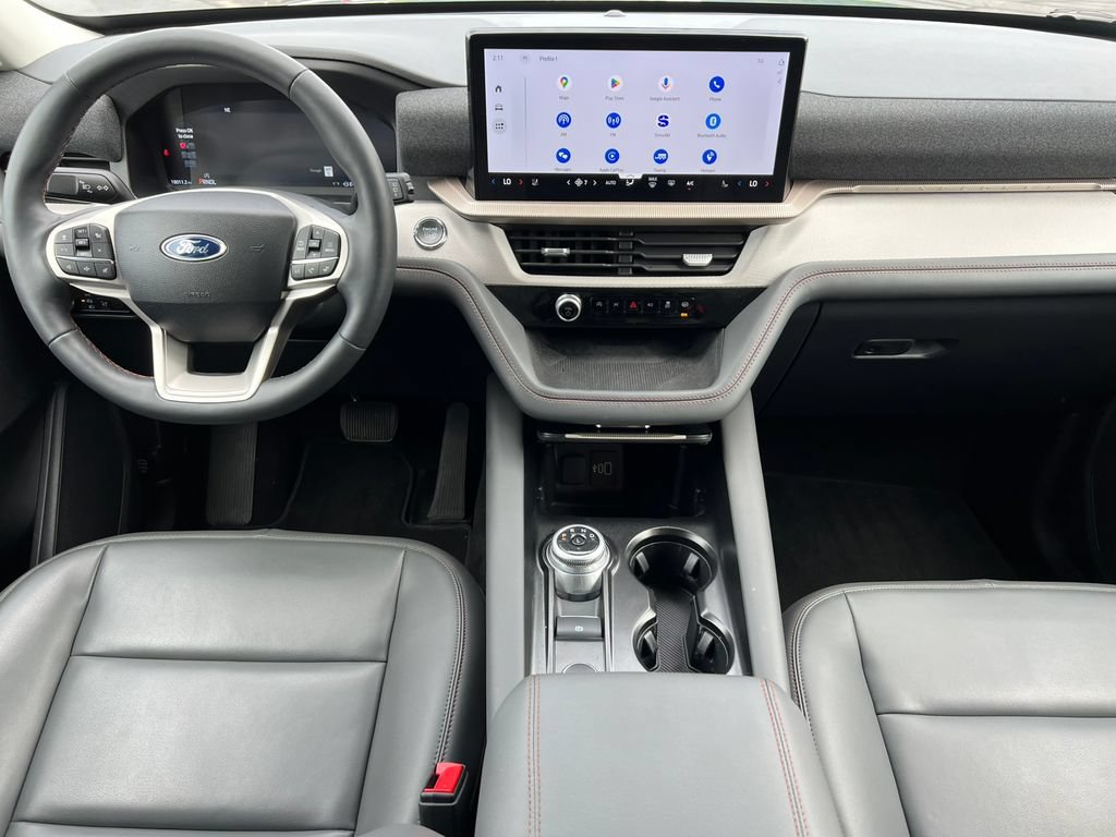 Certified 2025 Ford Explorer Active w/ Active Comfort Package AWD/4WD image 3