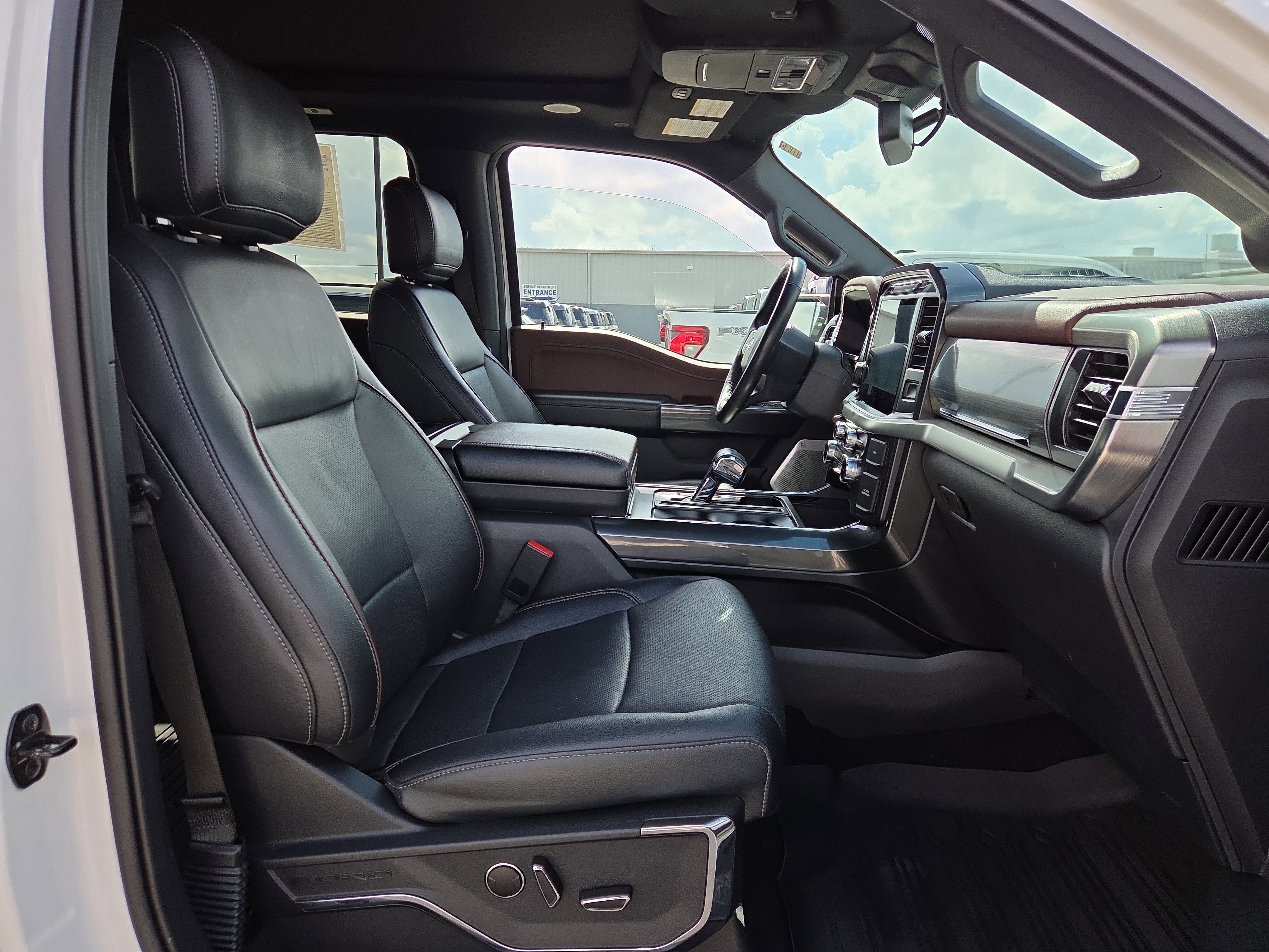 Certified 2022 Ford F150 Lariat w/ Equipment Group 502A High image 16