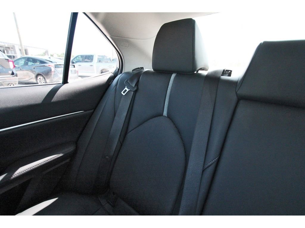 Used 2021 Toyota Camry XSE FWD image 14