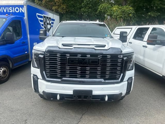 Used 2024 GMC Sierra 3500 Denali Ultimate AWD/4WD image 2
