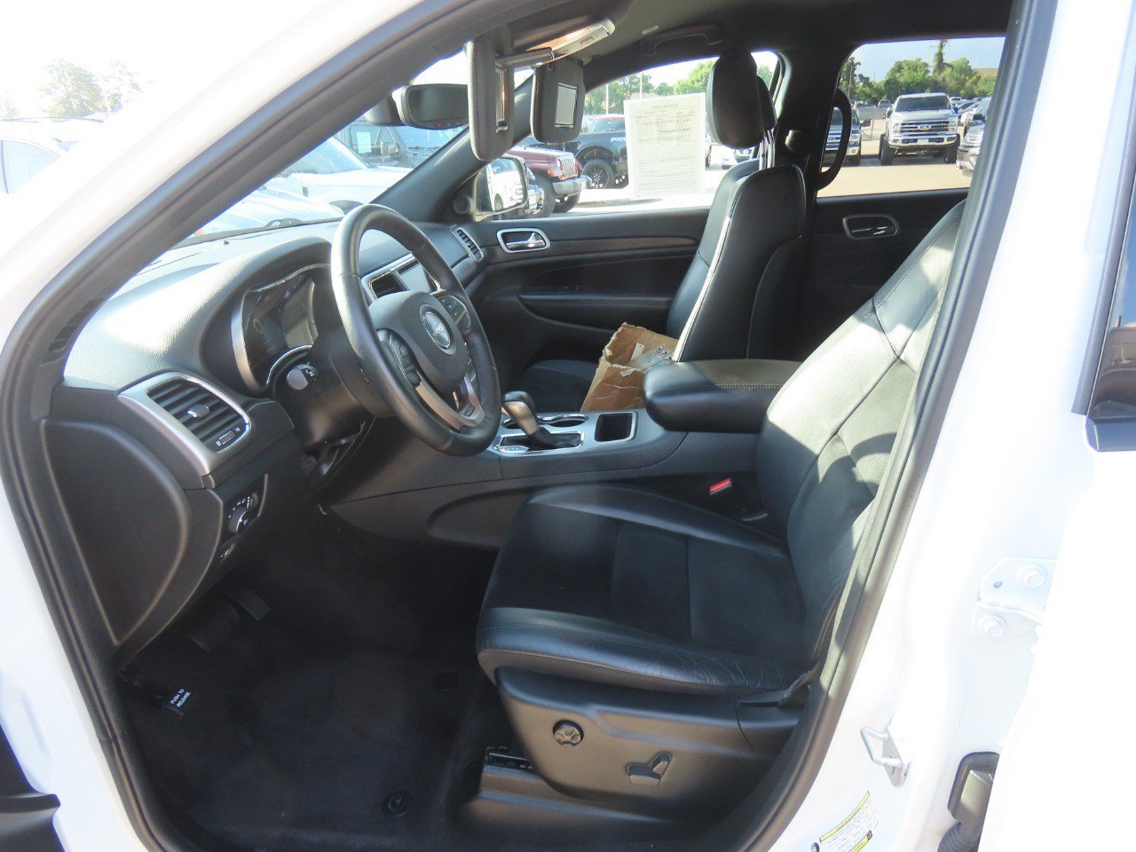 Used 2018 Jeep Grand Cherokee Altitude AWD/4WD image 26
