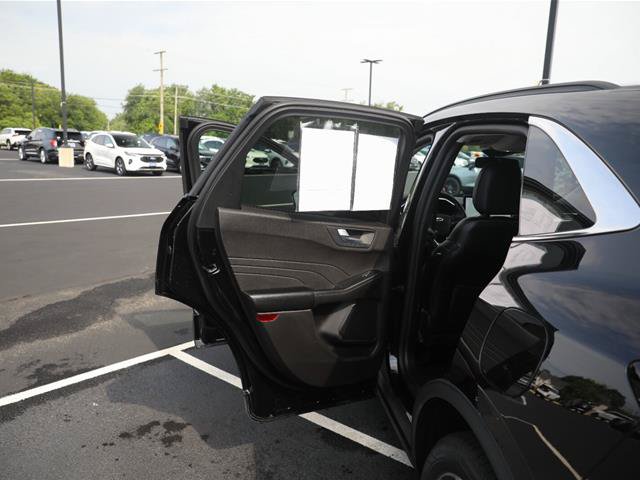 Certified 2024 Ford Escape Platinum AWD/4WD image 21