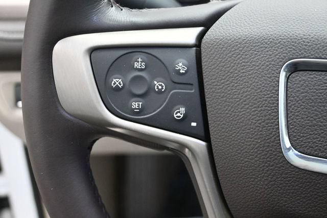 Used 2019 GMC Acadia Denali w/ Technology Package FWD image 12