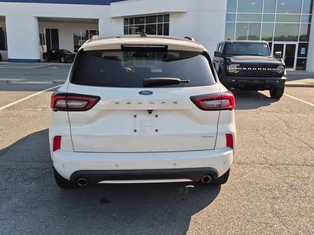 Certified 2023 Ford Escape ST-Line w/ Tech Pack #1 AWD/4WD image 5