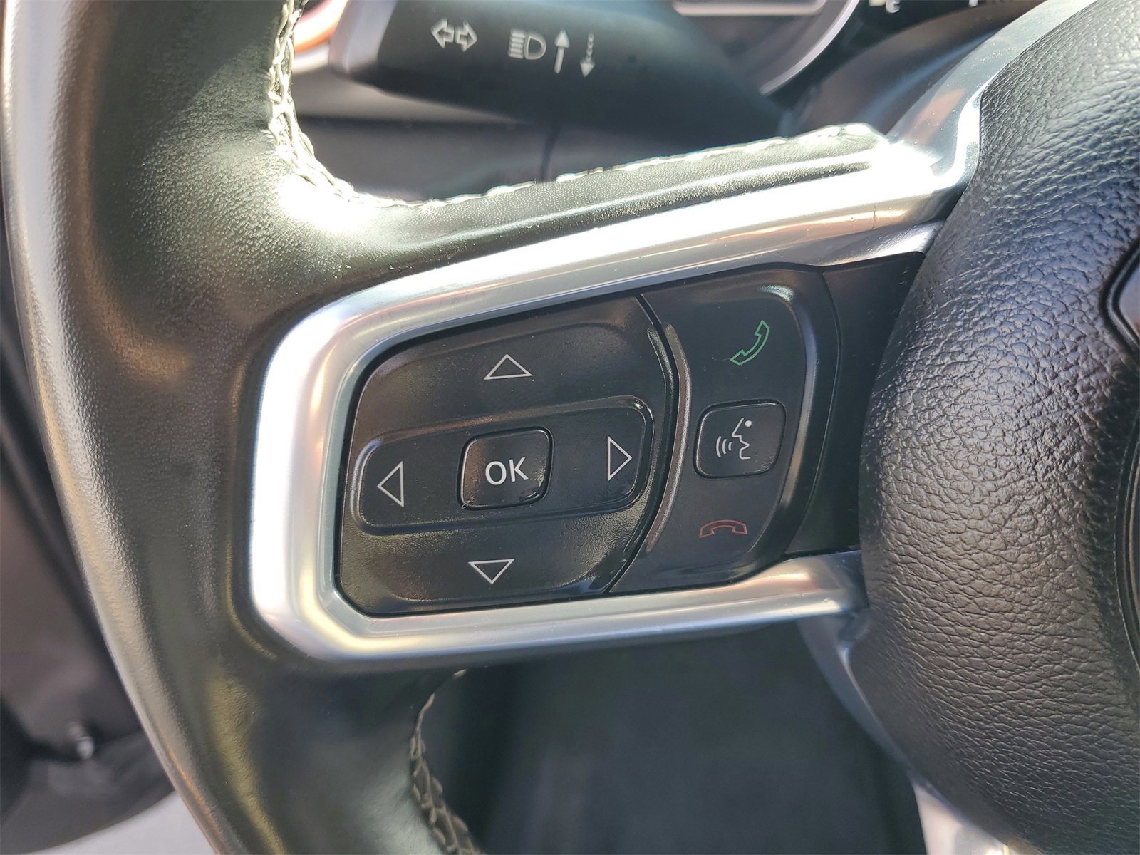 Used 2022 Jeep Wrangler Unlimited Sahara w/ Cold Weather Group image 18