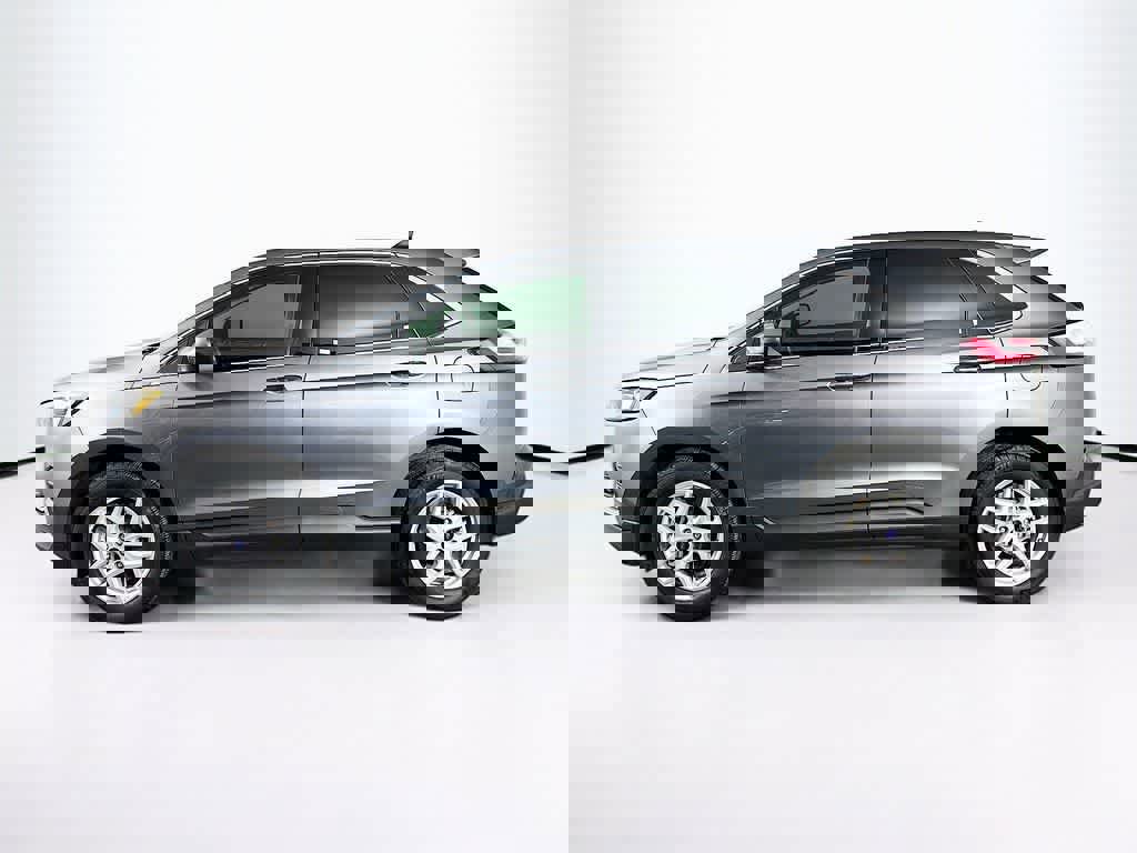 Certified 2022 Ford Edge SEL w/ Convenience Package image 2