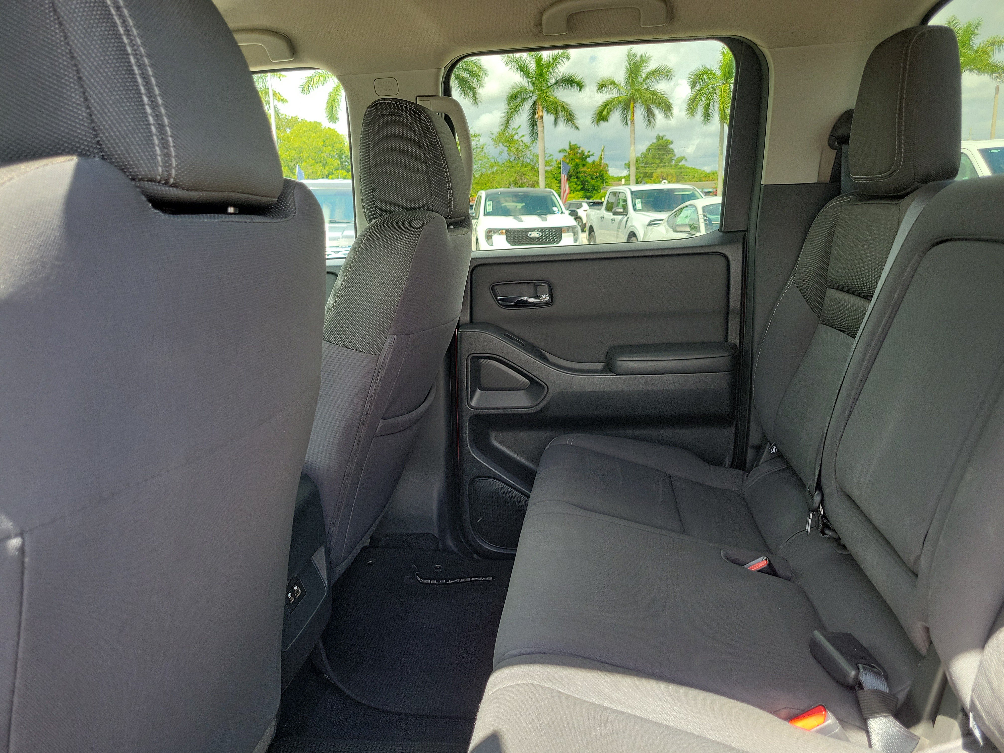 Used 2023 Nissan Frontier SV AWD/4WD image 14