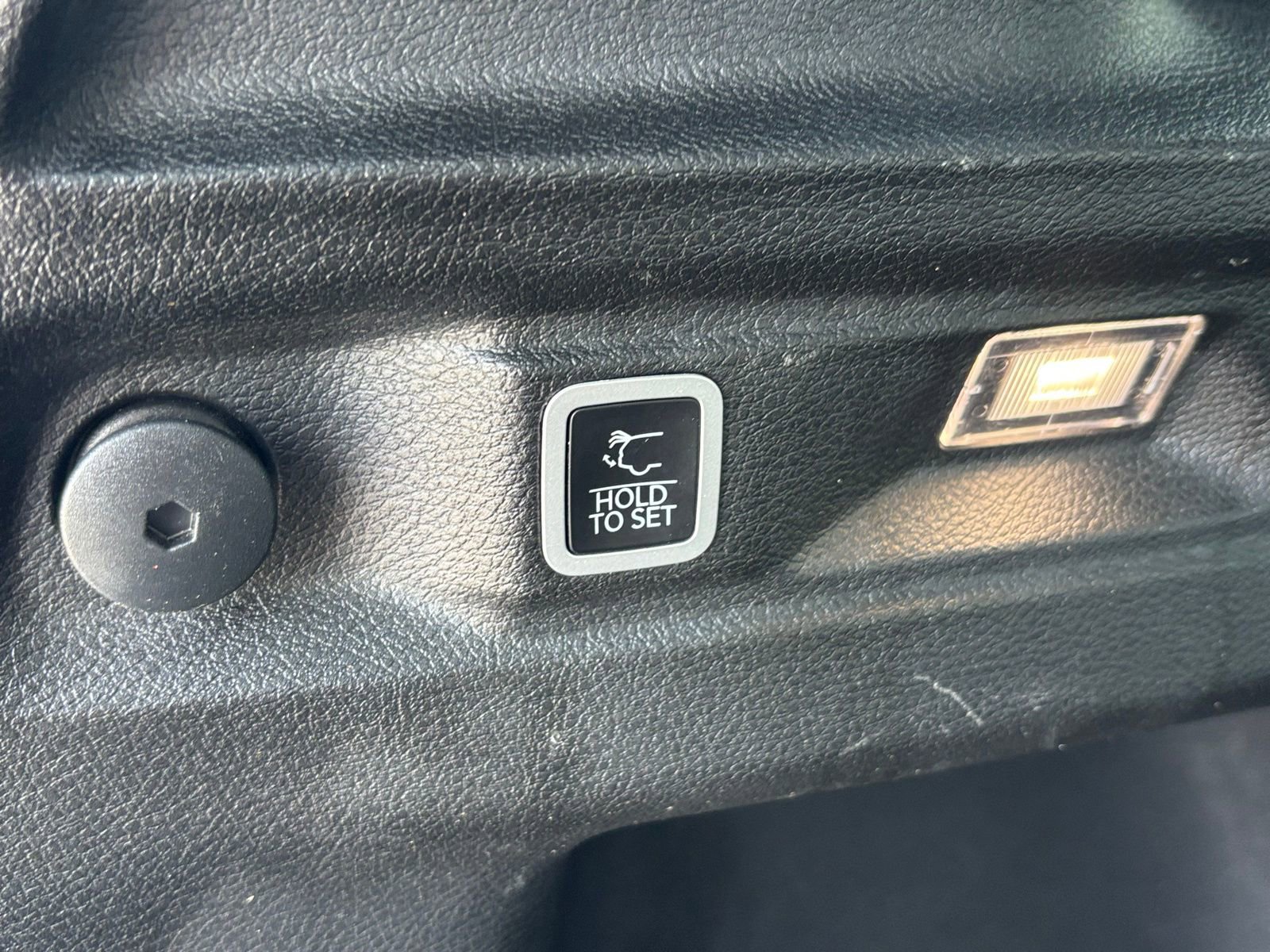 Used 2024 Jeep Grand Cherokee L Limited AWD/4WD image 25