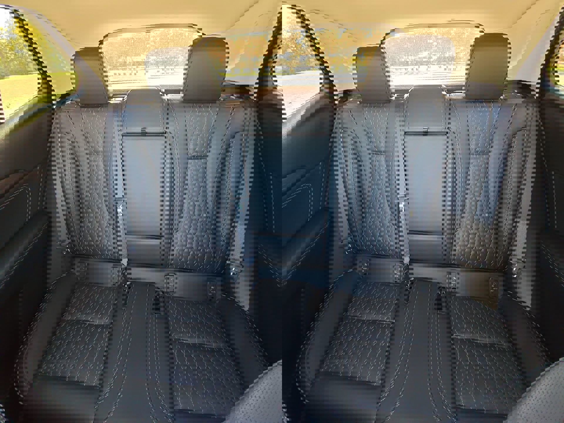 Used 2022 Buick Envision Avenir w/ Technology Package II image 23