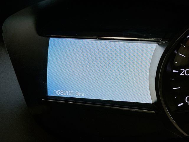 Certified 2018 Ford Explorer XLT w/ Equipment Group 202A FWD image 18