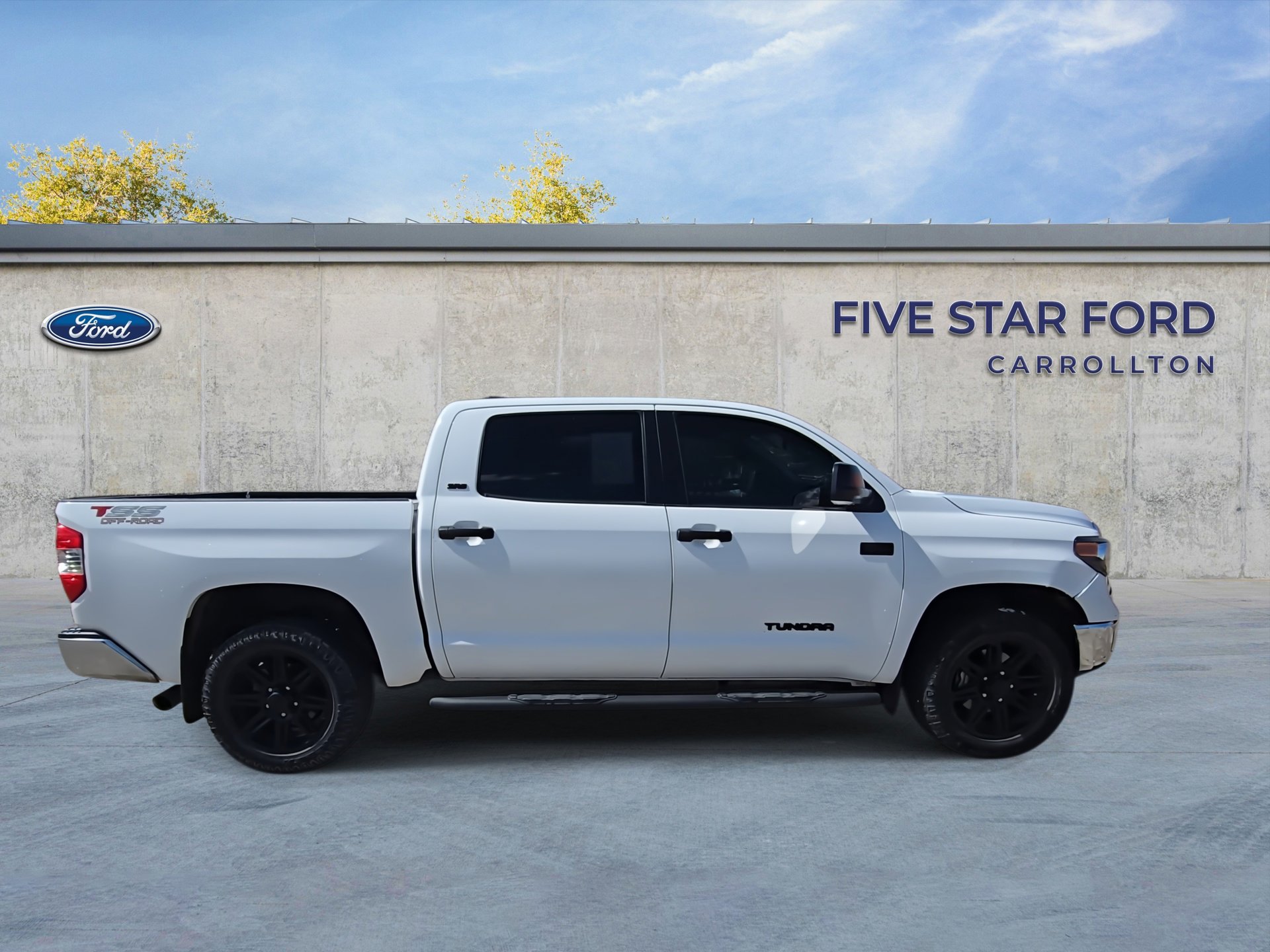 Used 2020 Toyota Tundra SR5 w/ SR5 Leather Package image 9