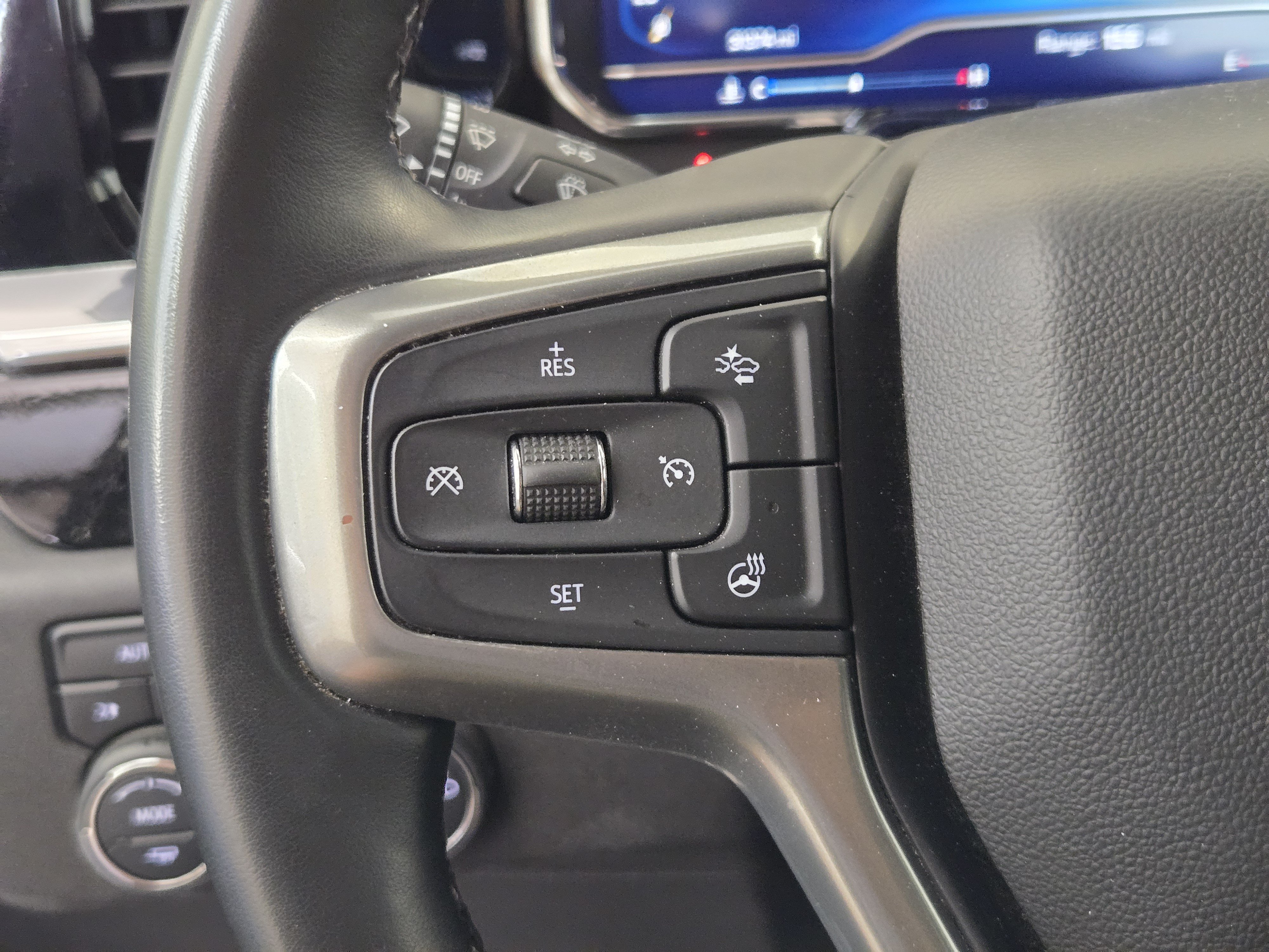 Used 2025 Chevrolet Silverado 1500 LT AWD/4WD image 26