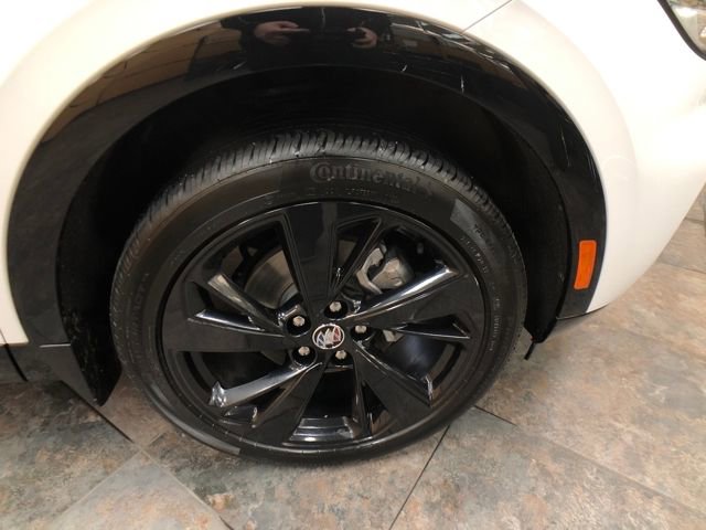 Used 2022 Buick Envision Essence w/ Sport Touring Package image 9