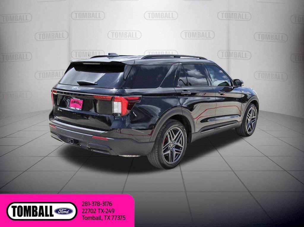 Certified 2025 Ford Explorer ST-Line w/ Premium Package RWD image 8