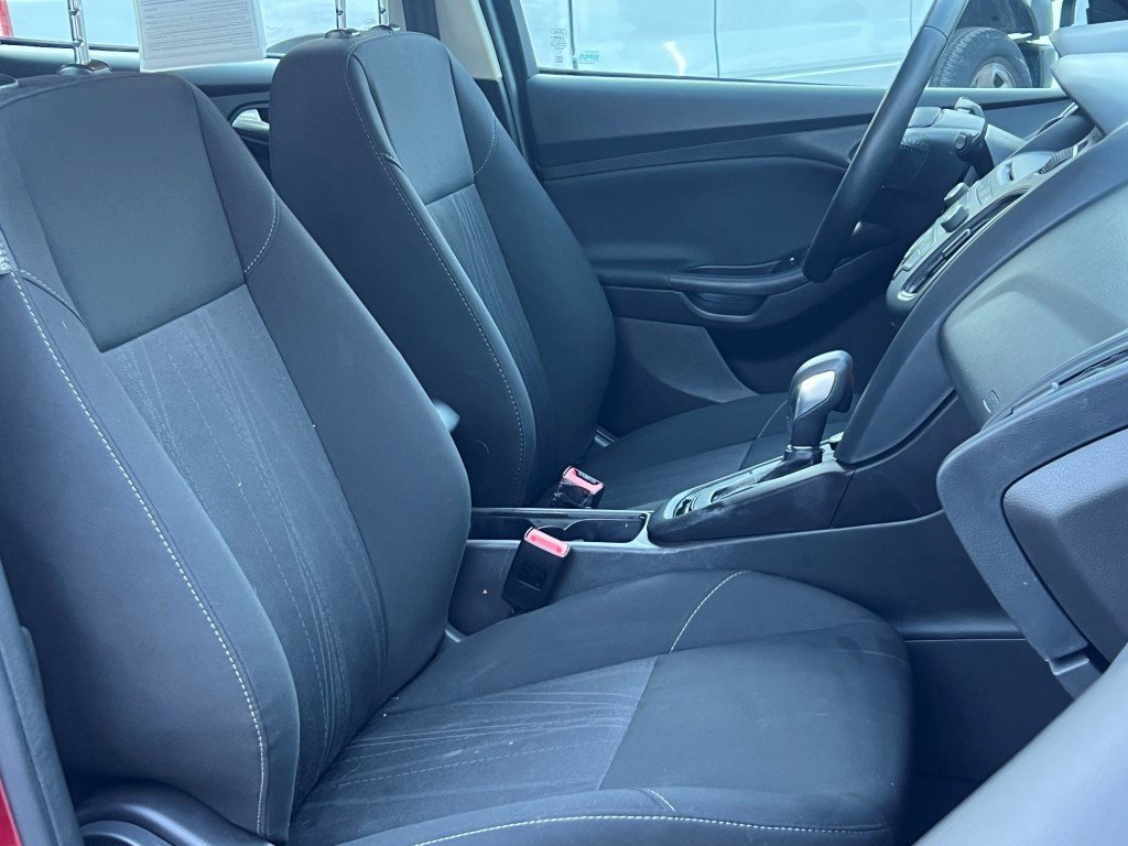 Certified 2017 Ford Focus SE w/ Cold Weather Package image 10