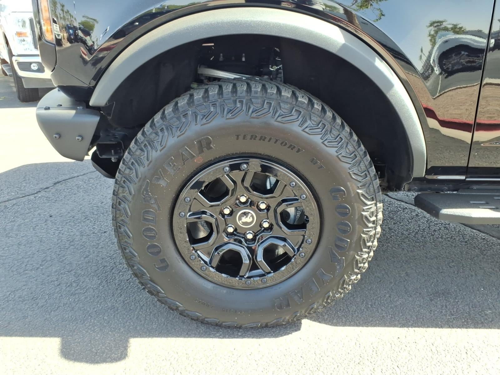 Certified 2024 Ford Bronco Wildtrak AWD/4WD image 9