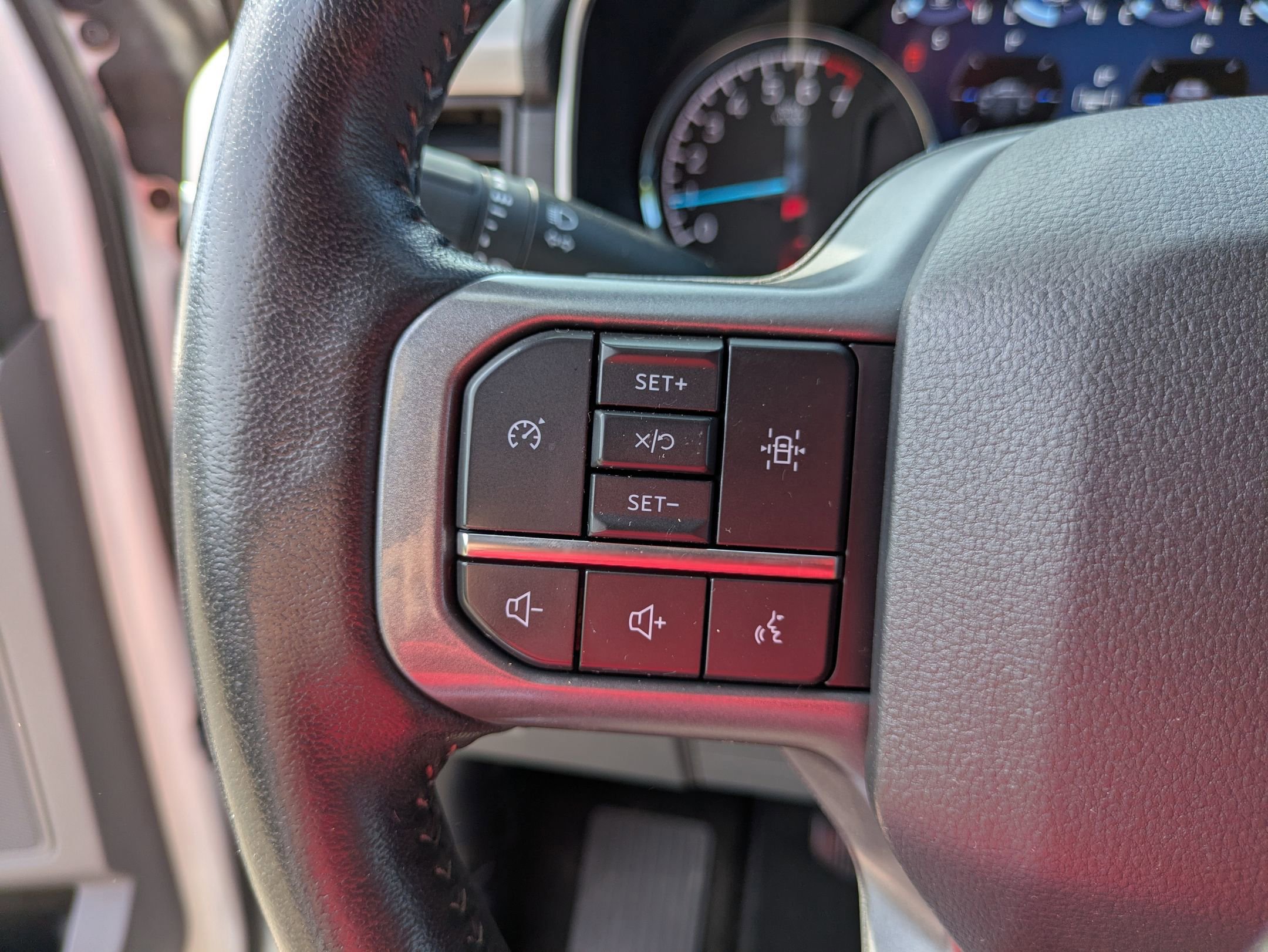 Certified 2022 Ford F150 XLT w/ Equipment Group 302A High image 21