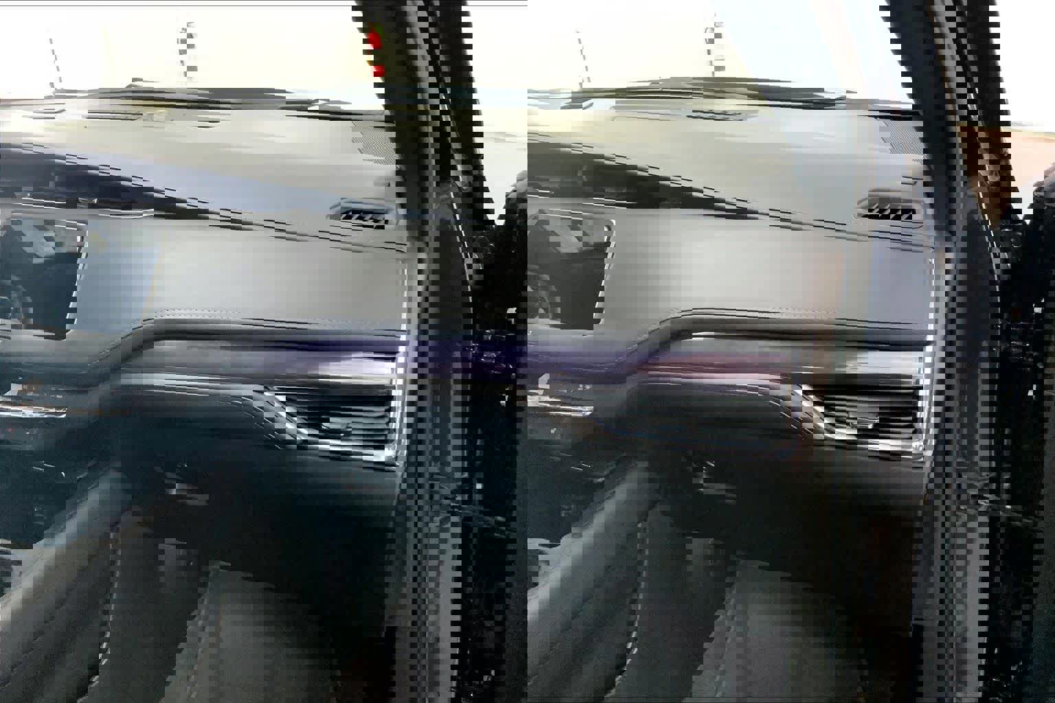 Used 2023 Cadillac XT4 Luxury w/ Cold Weather Package image 16