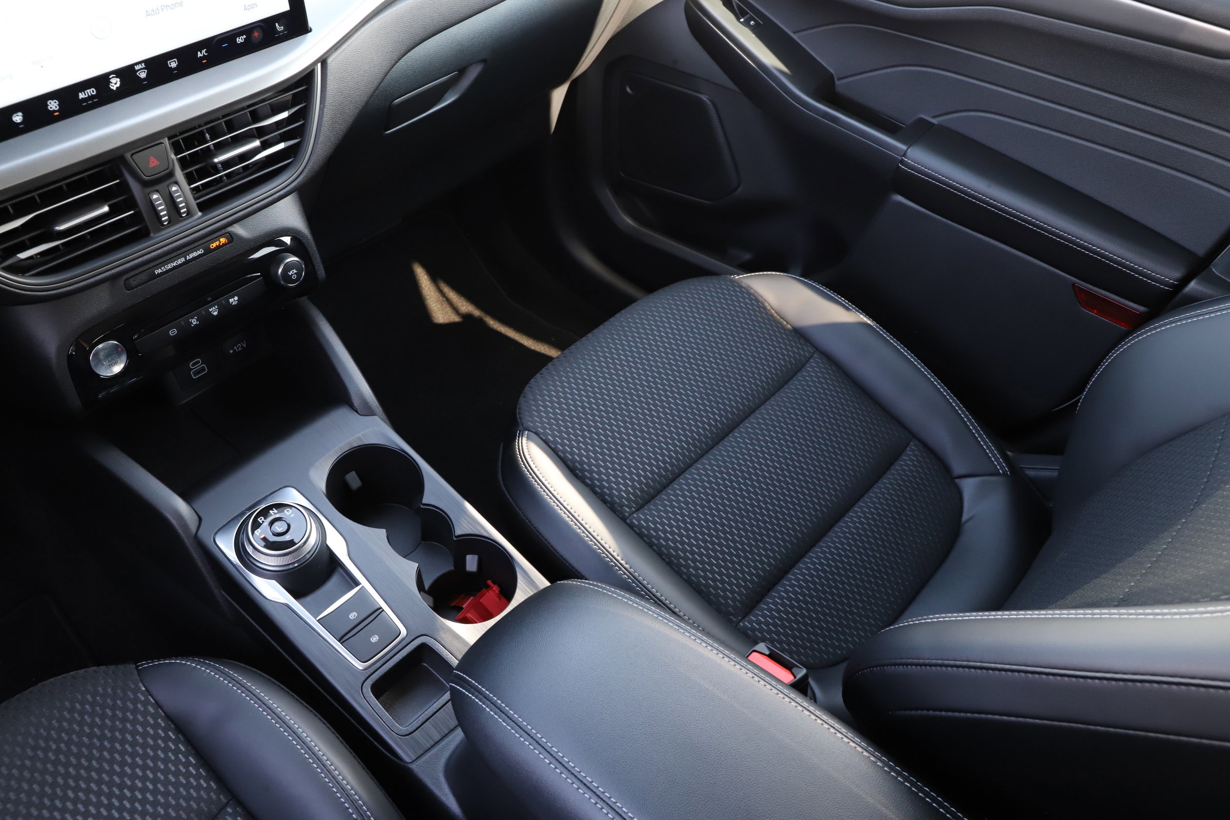 Certified 2025 Ford Escape PHEV image 29