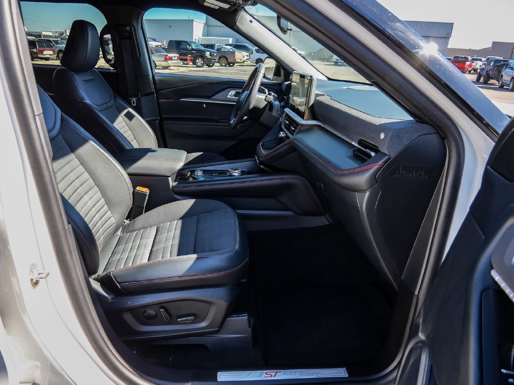Certified 2025 Ford Explorer ST-Line RWD image 15