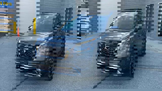 Used 2025 Nissan Pathfinder Rock Creek image 5