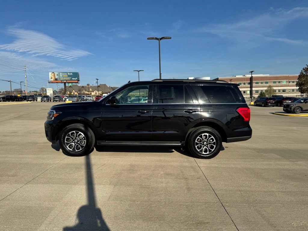Certified 2024 Ford Expedition XLT image 6