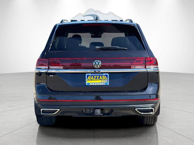 Used 2024 Volkswagen Atlas SE w/ Panoramic Sunroof Package FWD image 4