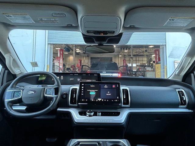 Certified 2025 Ford Expedition Active AWD/4WD image 12