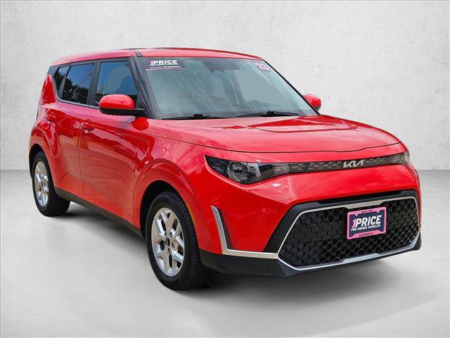 Used 2023 Kia Soul LX w/ LX Technology Package FWD image 3