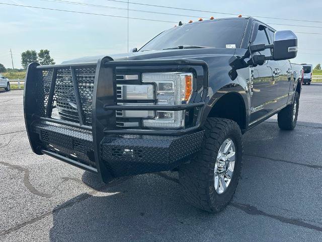 Certified 2019 Ford F250 Platinum w/ Platinum Ultimate Package AWD/4WD image 4