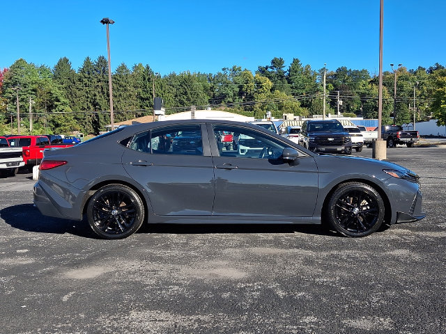 Used 2025 Toyota Camry SE w/ Convenience Package FWD image 6