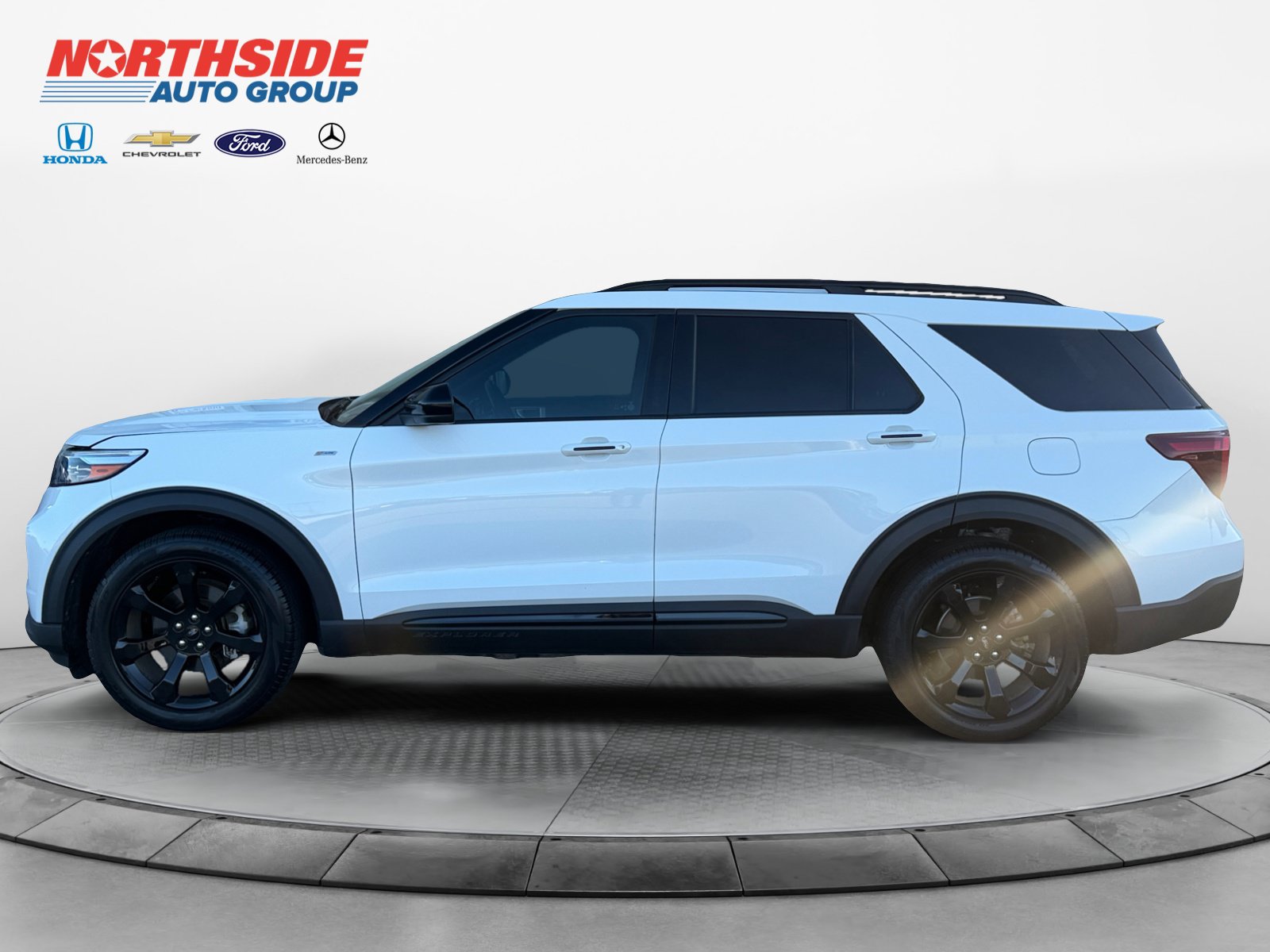 Certified 2023 Ford Explorer ST-Line w/ Class IV Trailer Tow Package RWD image 4