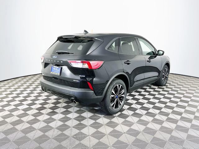 Certified 2022 Ford Escape SE w/ SE Sport Appearance Package image 5