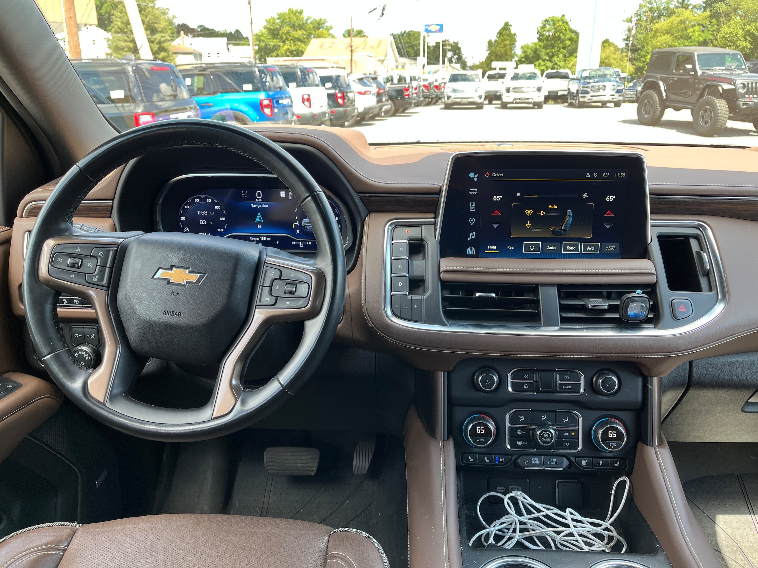 Used 2024 Chevrolet Suburban High Country AWD/4WD image 21