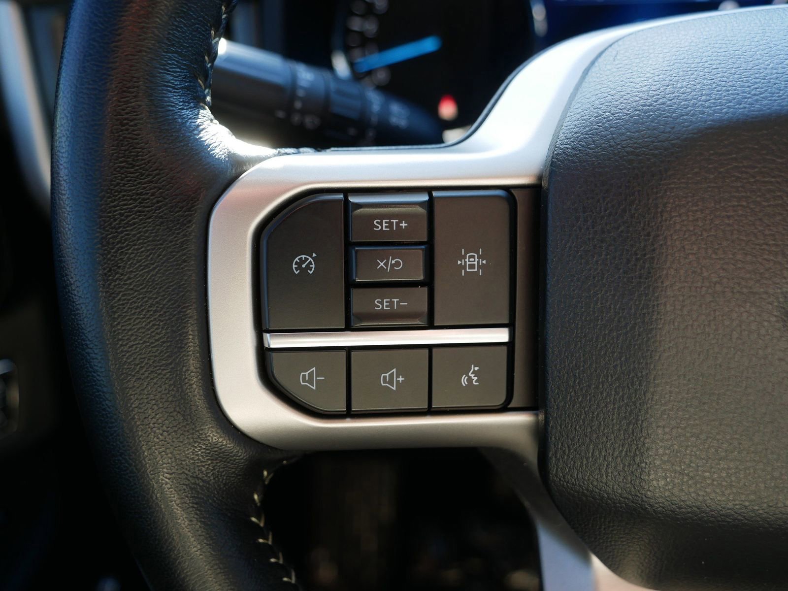 Certified 2024 Ford Expedition XLT image 32