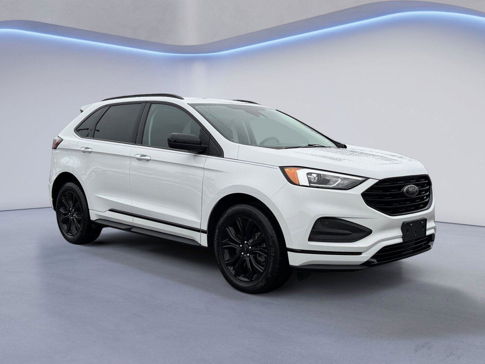 Certified 2022 Ford Edge SE w/ Black Appearance Package