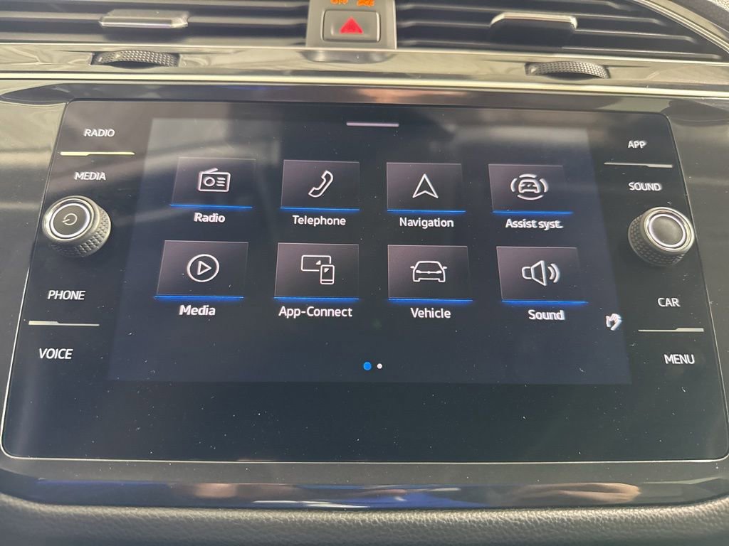 Used 2024 Volkswagen Tiguan SE image 30