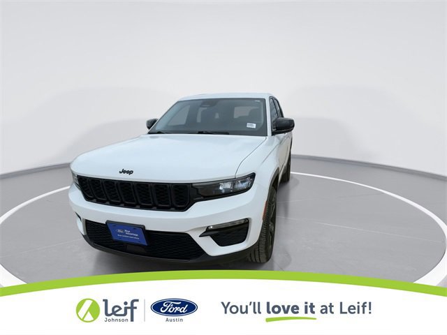 Used 2023 Jeep Grand Cherokee Limited w/ Black Appearance Package image 11