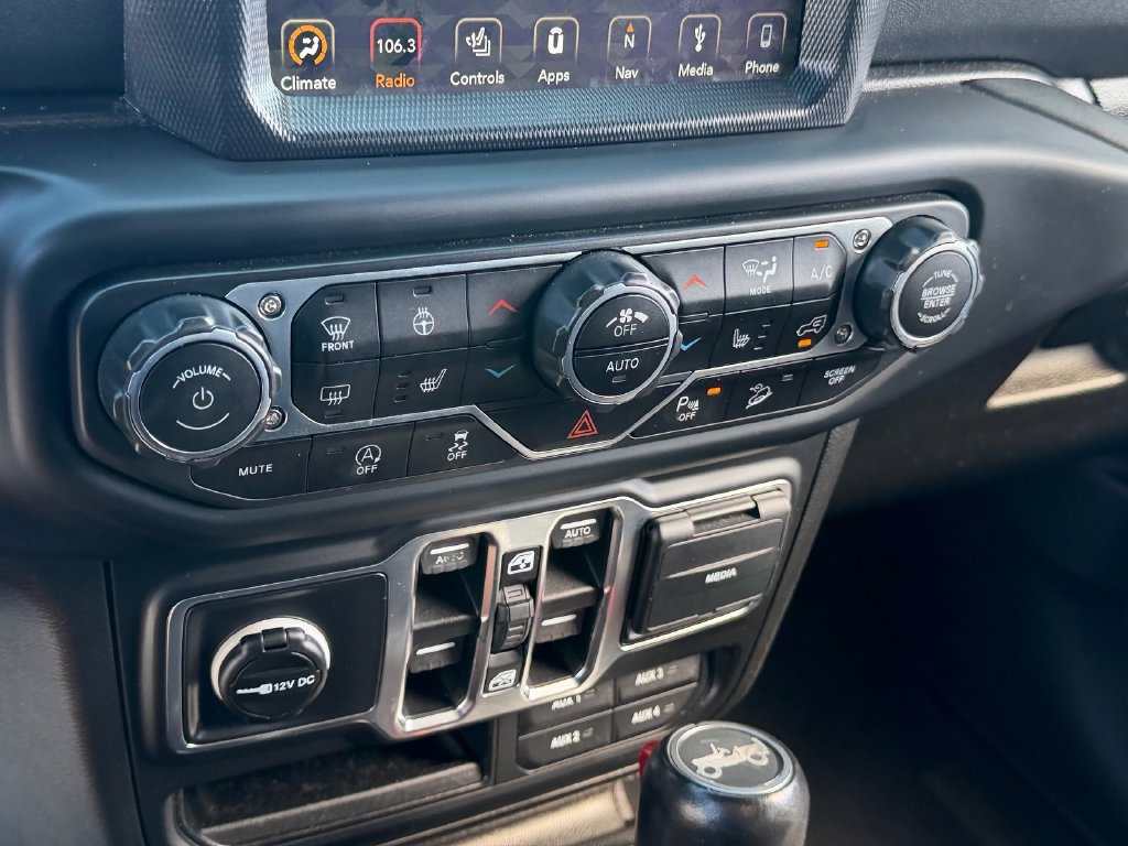Used 2018 Jeep Wrangler Unlimited Sahara AWD/4WD image 19