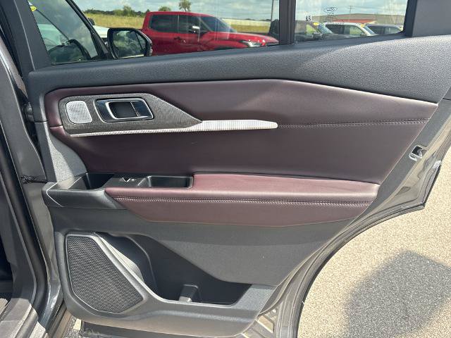 Certified 2025 Ford Explorer Platinum RWD image 26