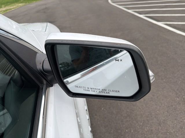 Used 2023 Chevrolet Traverse LT image 10