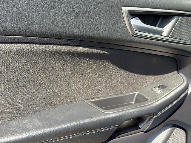 Certified 2019 Ford Edge SE image 18