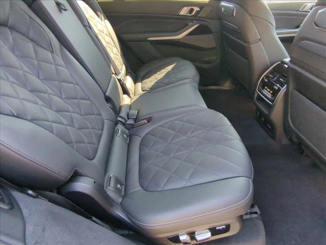 Used 2024 BMW X7 xDrive40i image 19