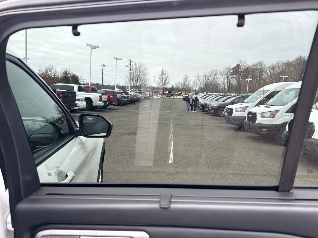 Certified 2022 Ford Explorer Limited w/ Hybrid Equipment Group 310A image 38