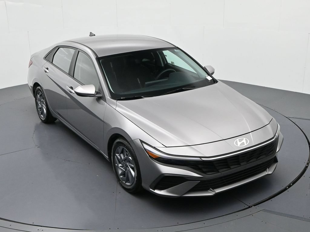 Used 2024 Hyundai Elantra SEL FWD image 20