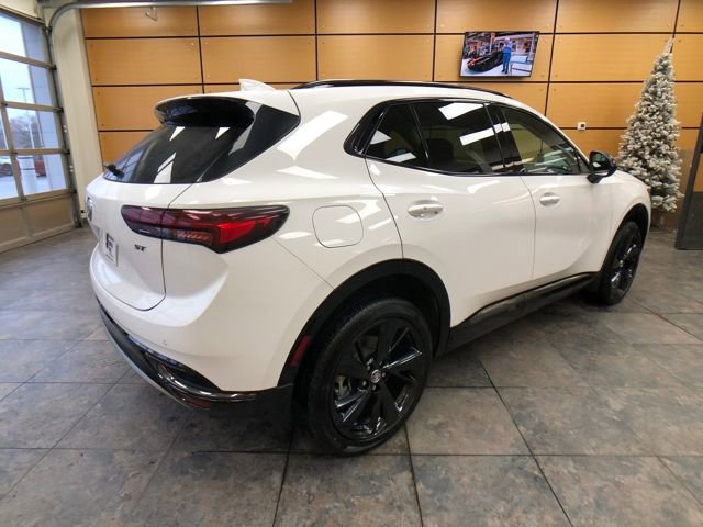 Used 2022 Buick Envision Essence w/ Sport Touring Package image 7