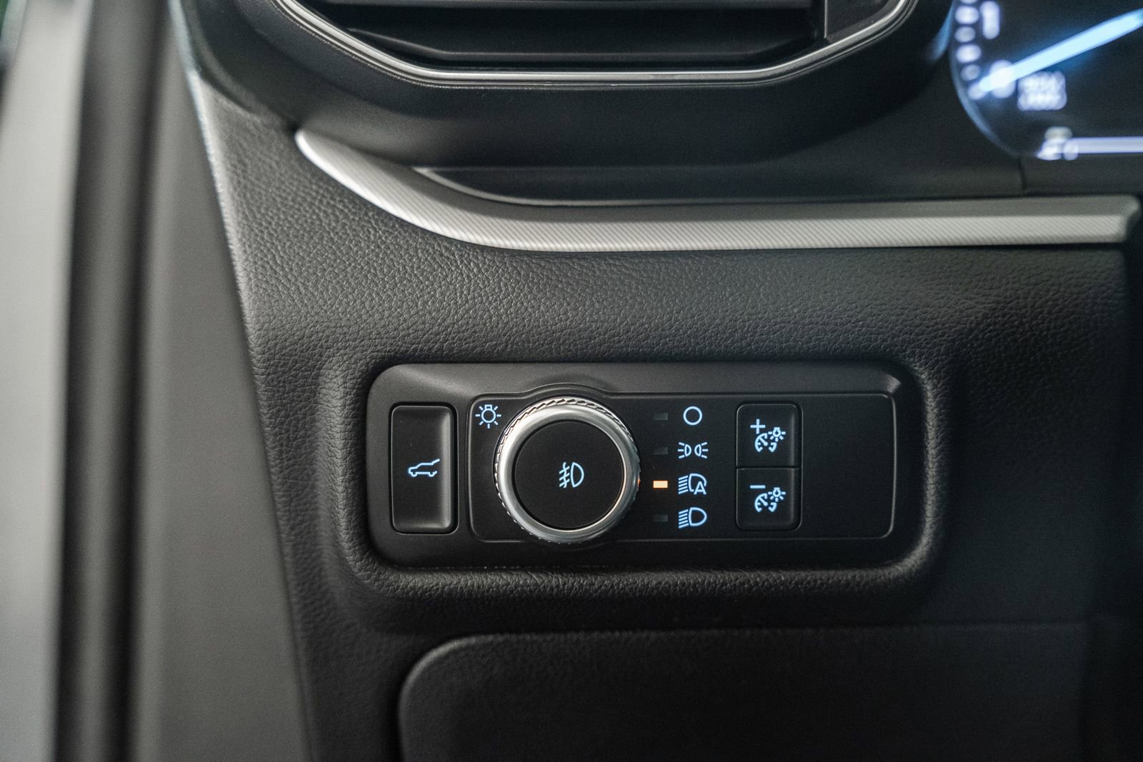 Certified 2020 Ford Explorer XLT w/ Equipment Group 202A image 45