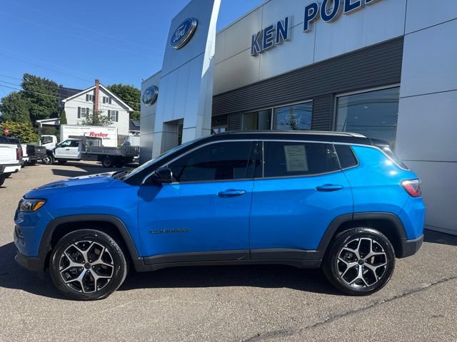 Used 2025 Jeep Compass Limited AWD/4WD image 9